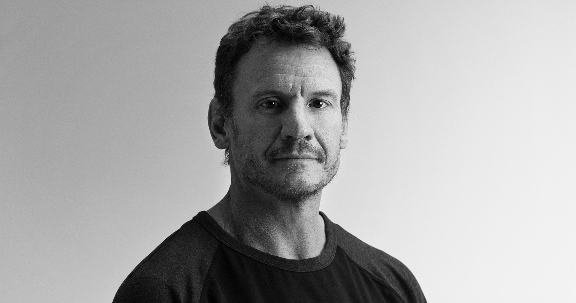 Nick Law es el principal responsable de la creatividad mundial de una de las agencias más premiadas del mundo, R/GA. Como director creativo global, Nick guía la visión estratégica y creativa de R/GA, una visión que evoluciona y al mismo tiempo se mantiene fiel al legado de R/GA de combinar creatividad de nivel internacional y tecnología de vanguardia.